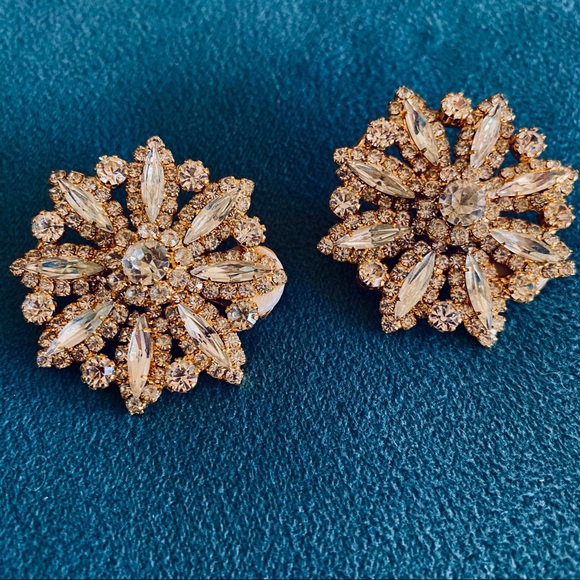Vintage Rhinestone Clip On Earrings - Picture 3 of 8